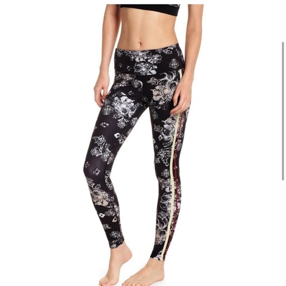 FP Movement Freestyle Floral Striped
Leggings High Rise Ankle Crop Drawstring - Picture 1 of 10